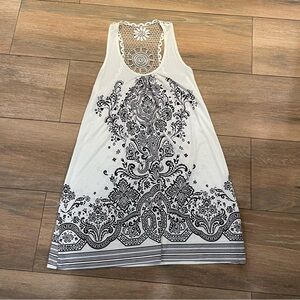 White and Black Sleeveless Dress